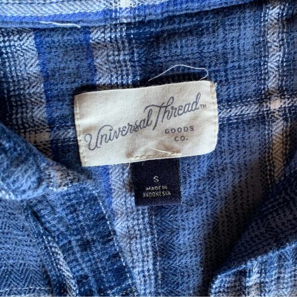 Women's universal thread Blue plaid flannel size SMALL - Picture 2 of 2